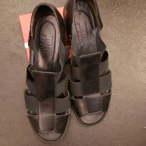 Black Munro 7 N sandals